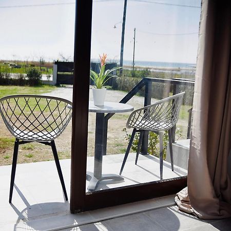 Nea Kallikrateia Room Nine 9 Beachfront Apartments מראה חיצוני תמונה
