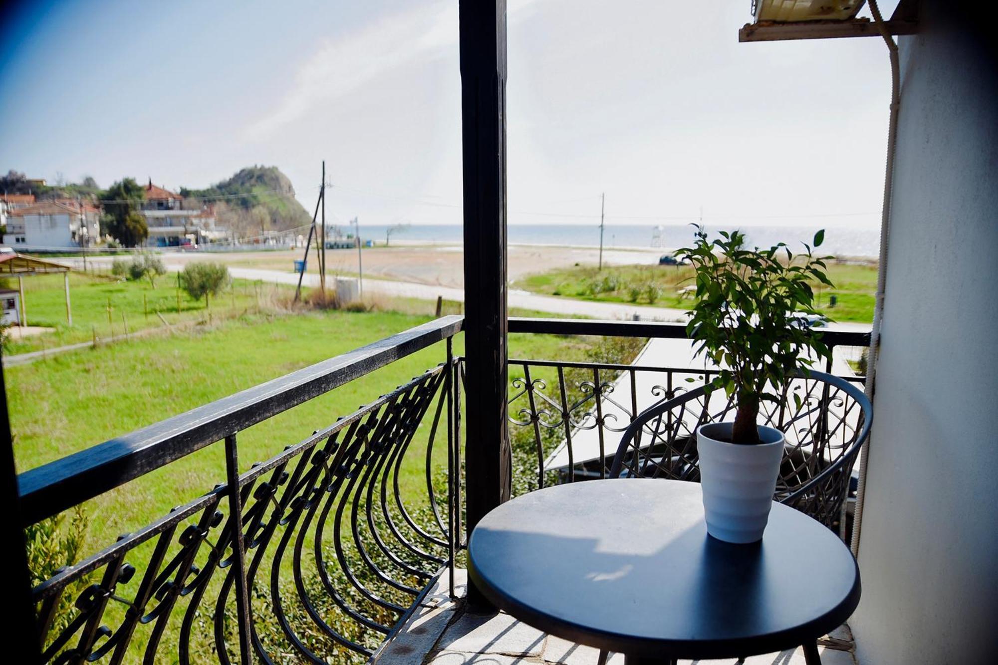 Nea Kallikrateia Room Nine 9 Beachfront Apartments מראה חיצוני תמונה