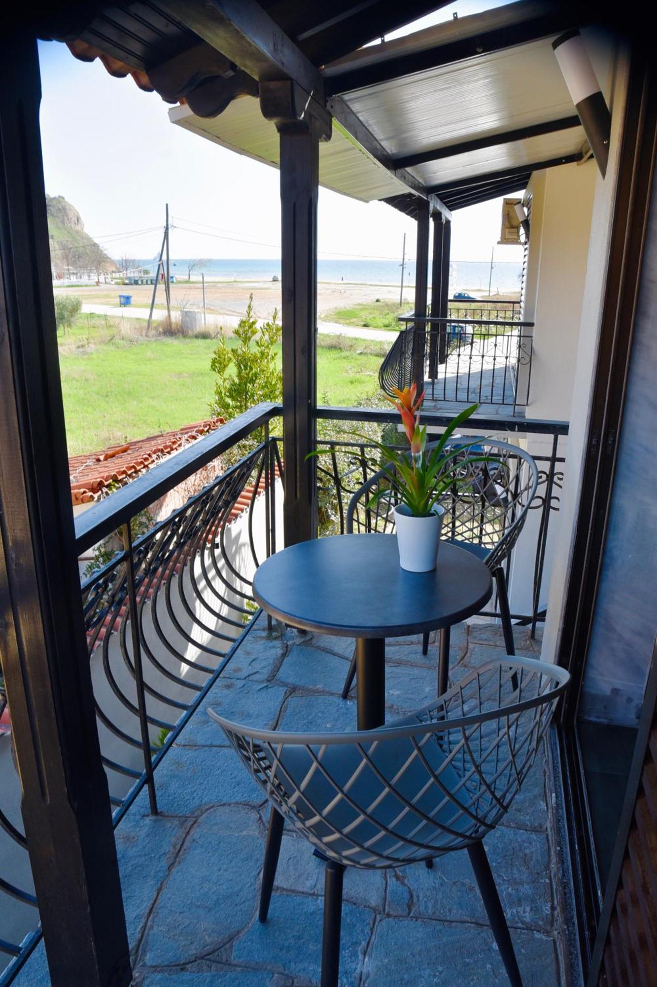 Nea Kallikrateia Room Nine 9 Beachfront Apartments מראה חיצוני תמונה