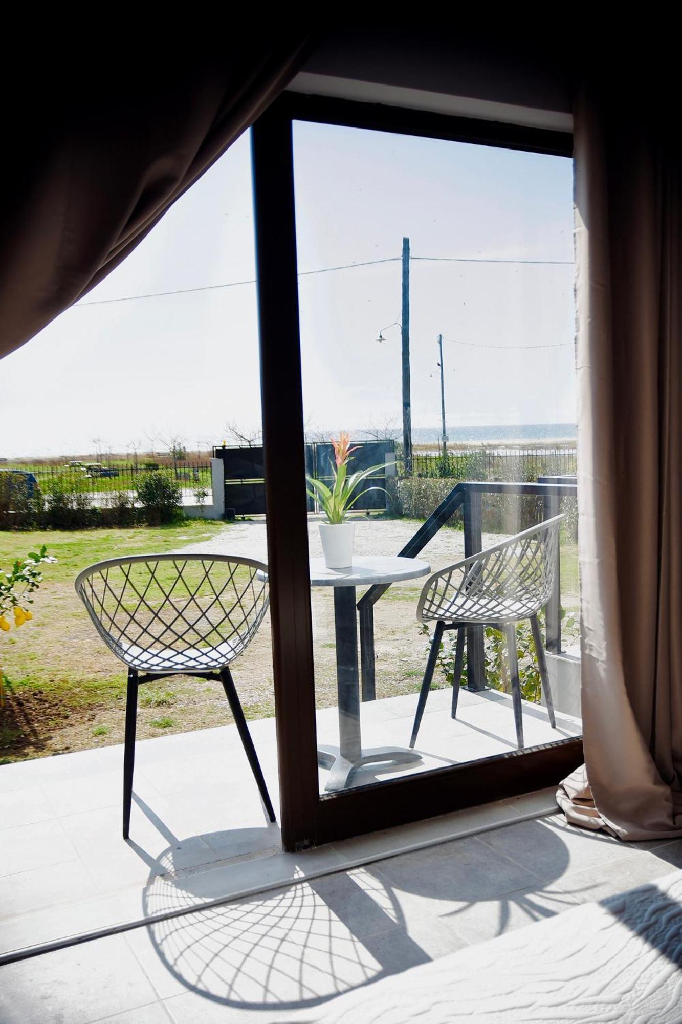 Nea Kallikrateia Room Nine 9 Beachfront Apartments מראה חיצוני תמונה
