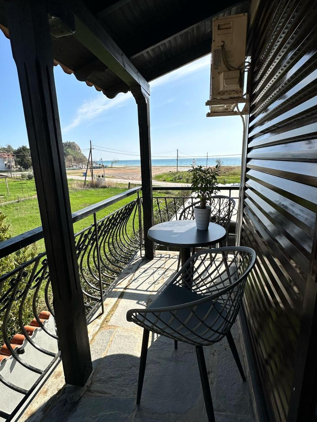 Nea Kallikrateia Room Nine 9 Beachfront Apartments מראה חיצוני תמונה